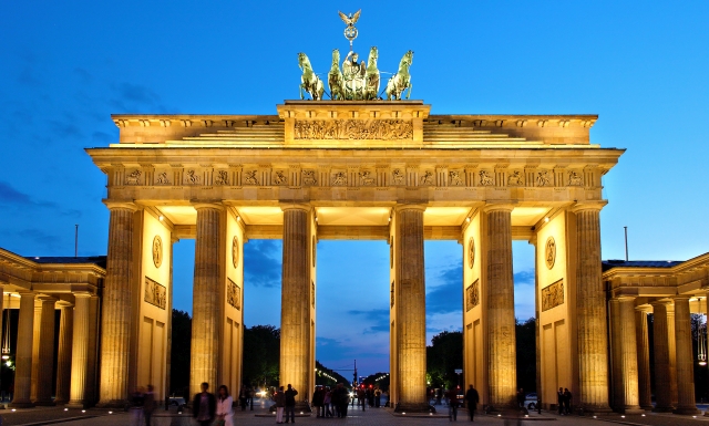 brandenburger_tor_abends_640
